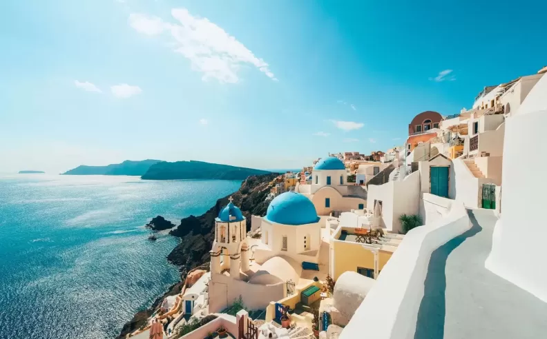 Santorini: The Romantic Icon
