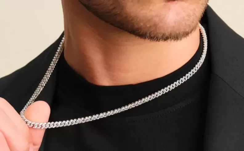 سلاسل تعيد تعريف الاناقة