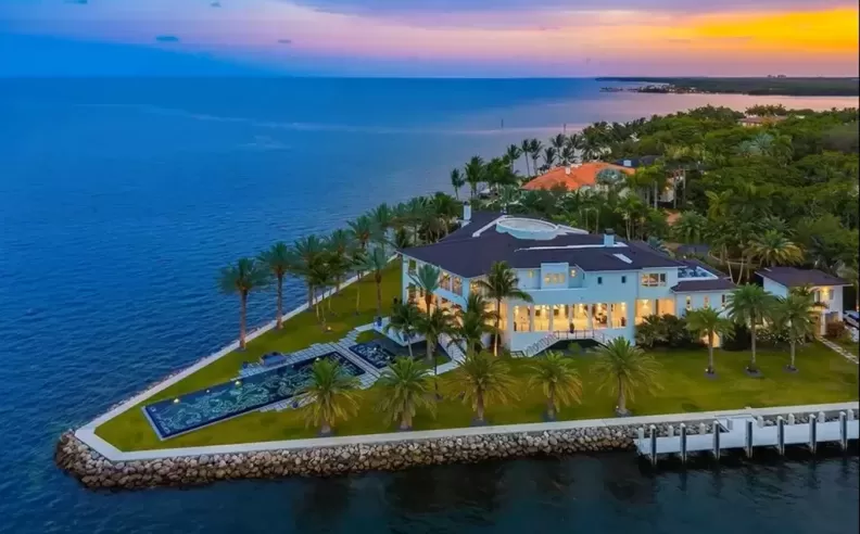 A Waterfront Paradise in Coral Gables