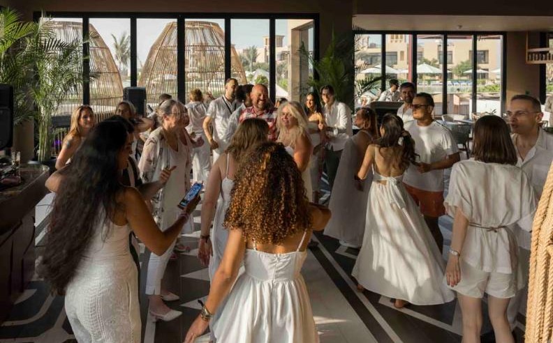 Reunion Le Brunch en Blanc & WAKA After Brunch Party at Sofitel Al Hamra
