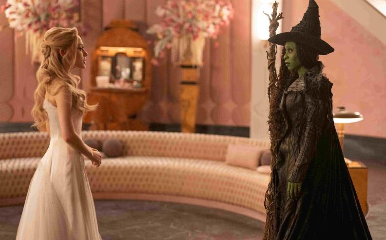 The Rise of Glinda and the Fall of Elphaba in Oz