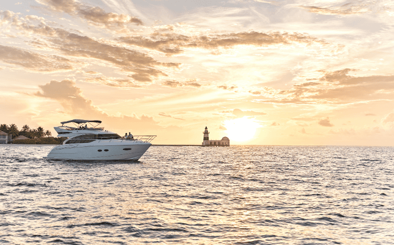 رحلة غروب فاخرة على يخت إنتركونتيننتال المالديف