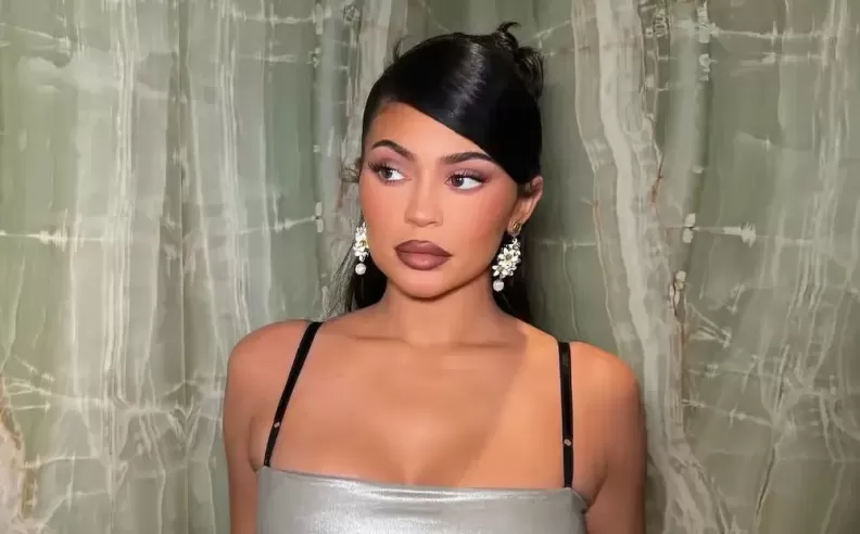 Kylie Jenner: The Digital Beauty Empire