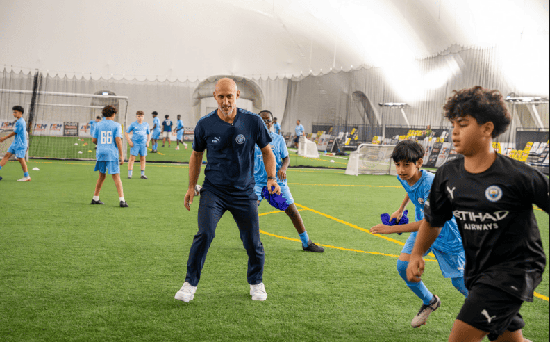 Manchester City fans meet club legend Pablo Zabaleta in UAE