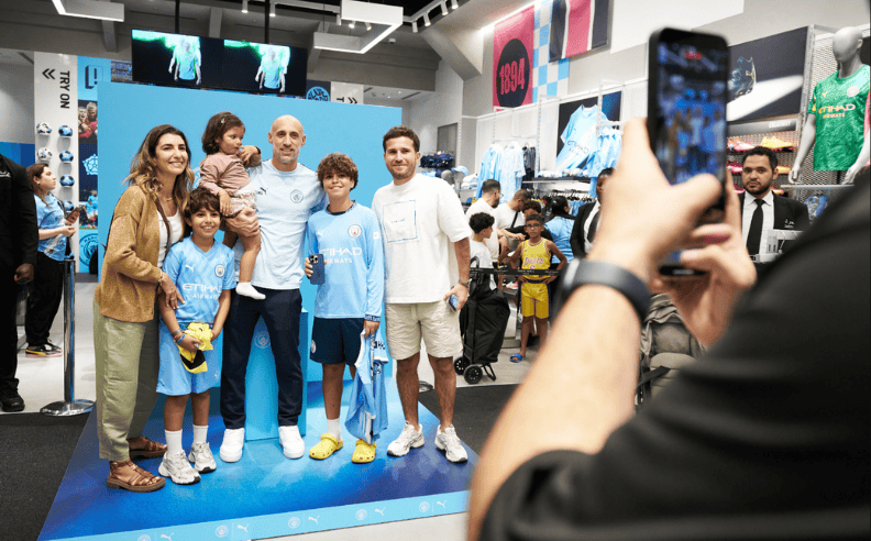 Pablo Zabaleta Meets Manchester City Fans in UAE