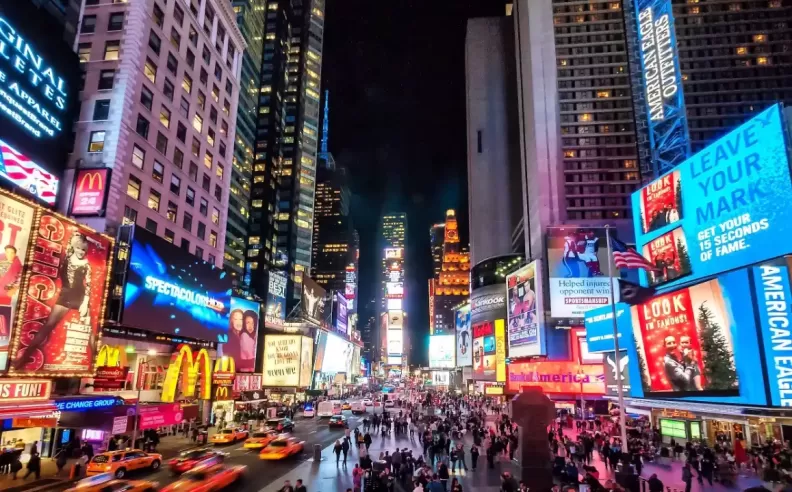 من ناطحات السحاب إلى ضوضاء الشوارع نيويورك سحر لا يهدأ أبدا