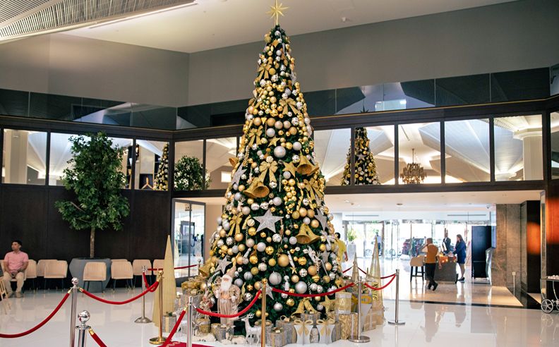 Festive Kickoff and Christmas Eve Celebrations at Dubai Hotels