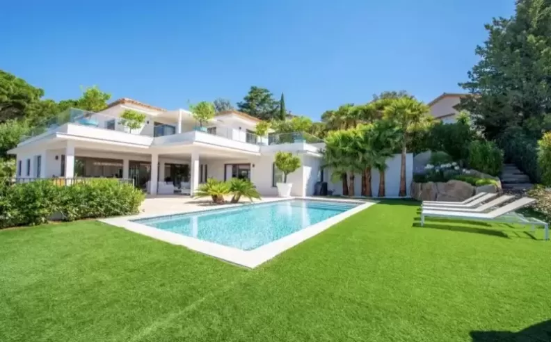Agave Villa, Modern Glamour in Saint-Tropez