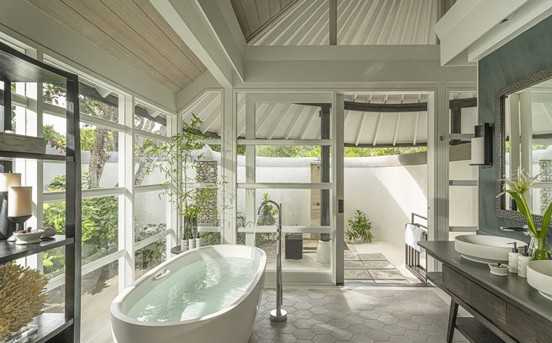 منتجعات فورسيزونز المالديف – تجارب فريدة في كودا هورا ولاندا جيرافارو