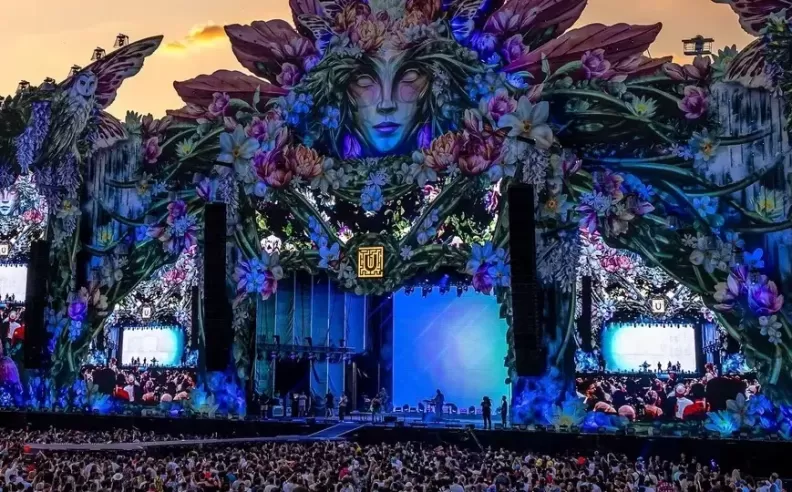 The Luxury of Zamna Backstage