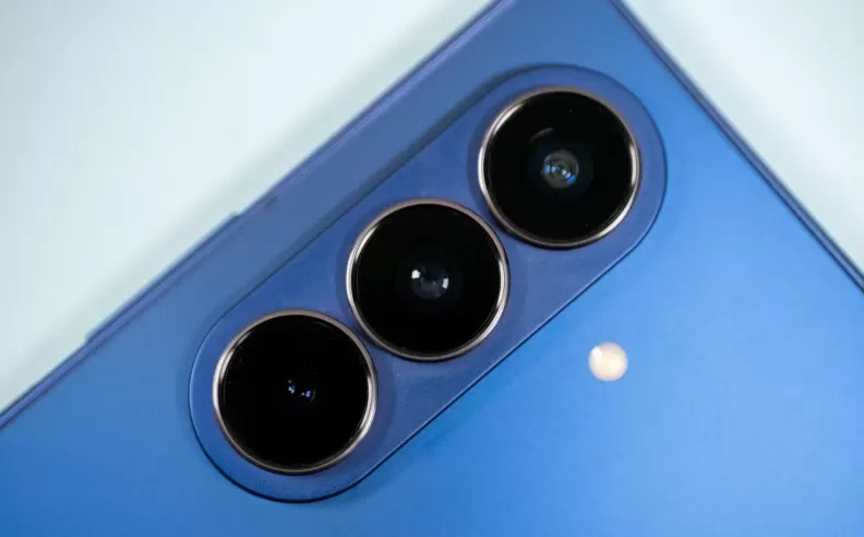 200-Megapixel Camera Brilliance