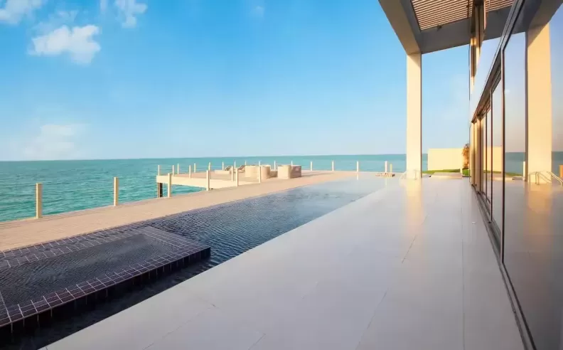 المسبح والهواء الطلق