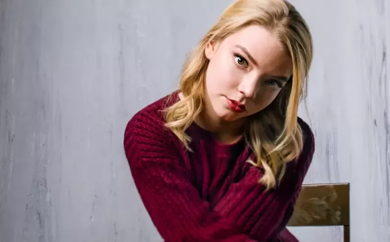 رحلة Anya Taylor-Joy من الرفض إلى هوليوود