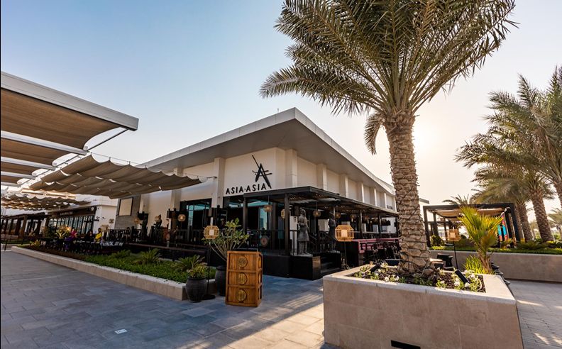 موسم الأنشطة الخارجية ينطلق في واجهة ياس باي البحرية مع عودة تناول أشهى المأكولات في المطاعم في الهواء الطلق