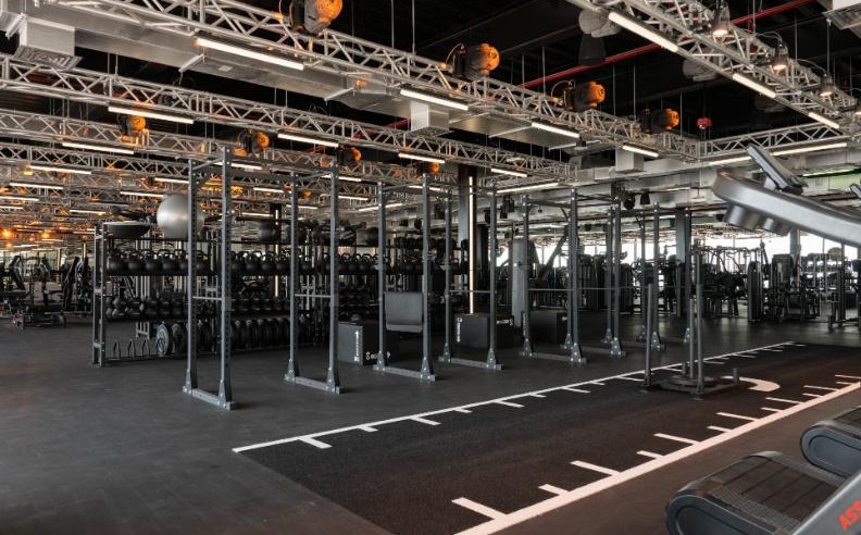 دبي تحتضن عصرًا جديدًا من الأداء واللياقة مع افتتاح Viya Fit Mina Seyahi