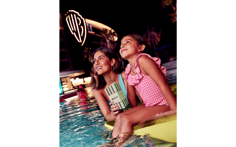 WB Abu Dhabi Christmas Tree & Takeaway Turkey