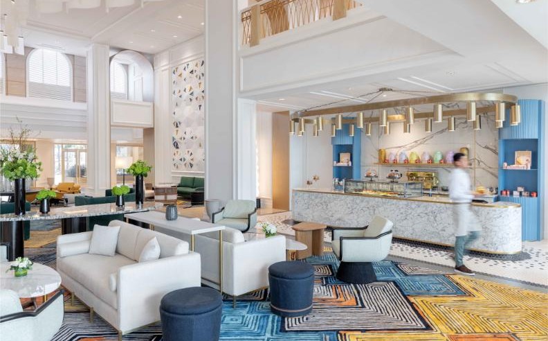 منتجع سوفيتل شاطئ الحمرا يدعو الضيوف للاحتفال بموسم الأعياد