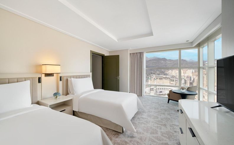 تجربة بوفيه شرقي فاخر في ذا ريستورانت بمكة