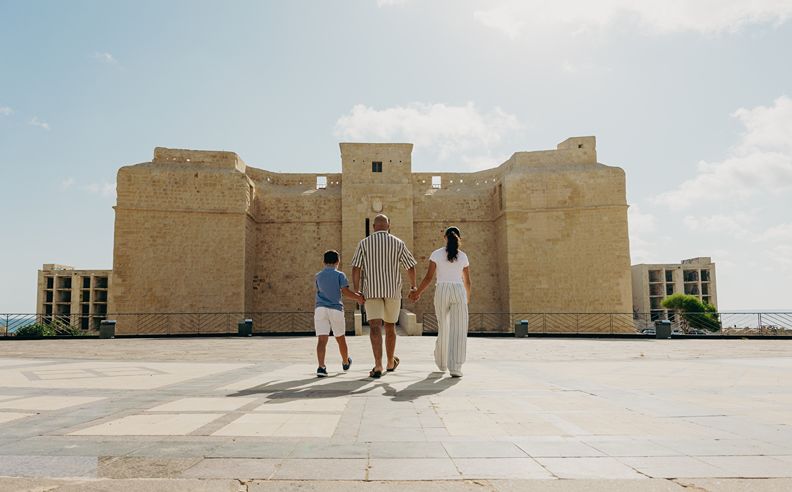 زيارة برج القديس توما التاريخي في مالطا