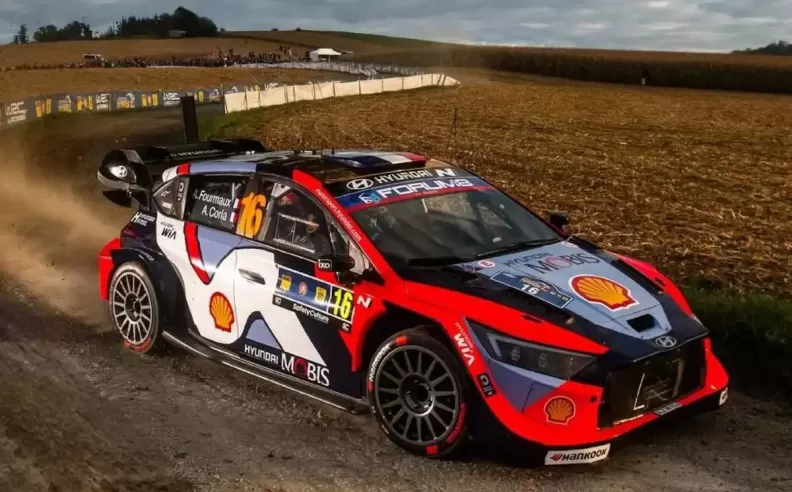 مشاركة نخبة فرق العالم