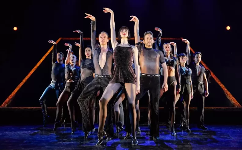 Meet the Star-Studded Cast of CHICAGO's International Tour