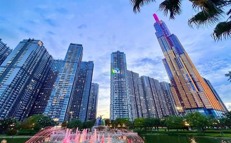 What are the global ambitions and recognitions of Vinhomes Green Paradise?