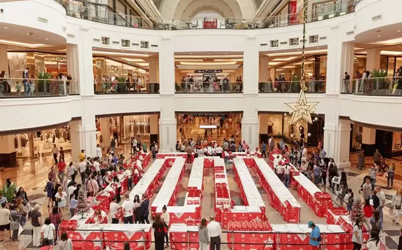 بيع كعكة Stollen الخيري