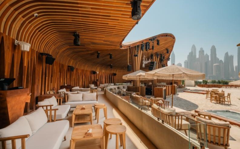 عشاء عيد الميلاد 2025 في فايڤ لوكس