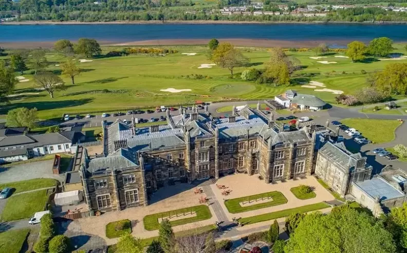 فخامة ريفية في JA Mar Hall Scotland