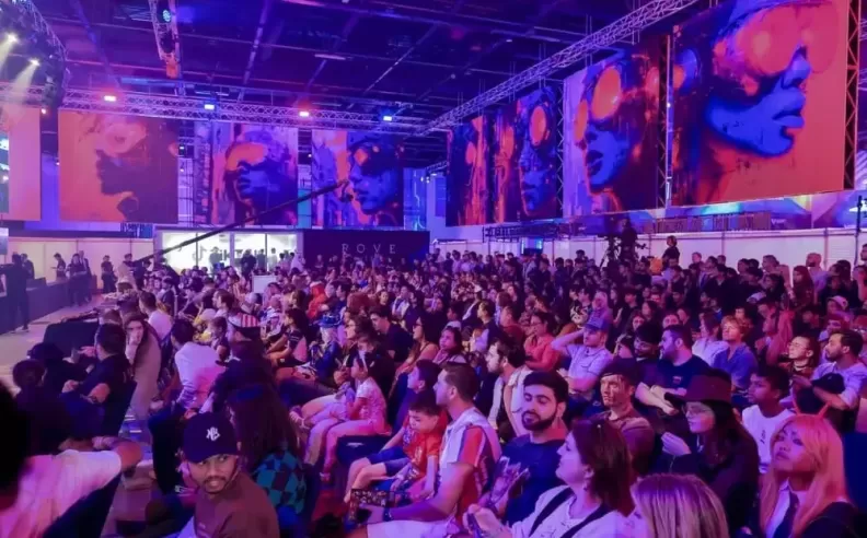 A Space Connecting Business and Fans