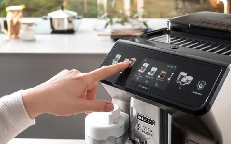 ريفليا وبراد بيت والحملة العالمية