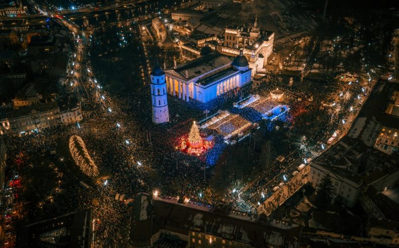 An authentic 205-square-meter installation that is 20 meters high