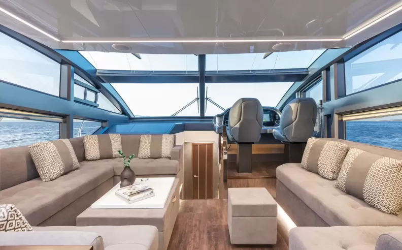 Design and Luxury of the Pearl 62