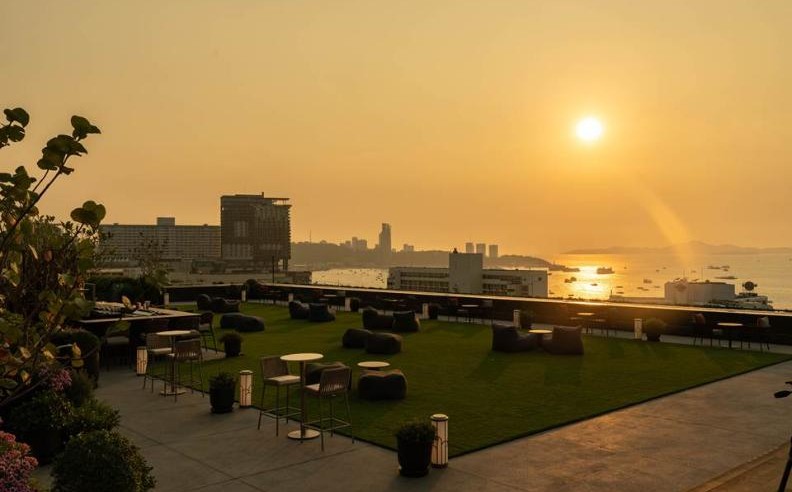 New Pattaya Sky Bar Soaks Up Gulf of Thailand Vistas