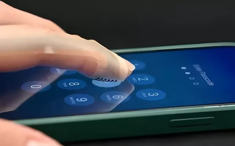 تحويل الشاشات المسطحه الى تجربه ملموسه