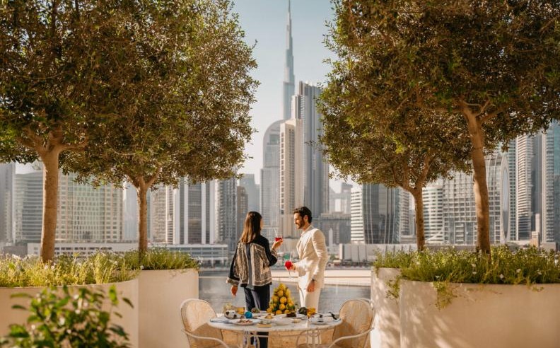 New Year’s Eve at Riviera, The Lana