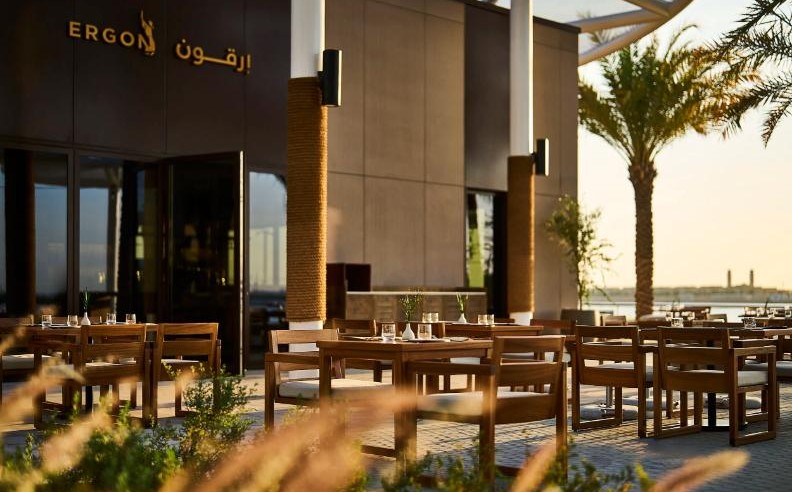 تجربة متكاملة من النكهات والثقافات المتوسطية