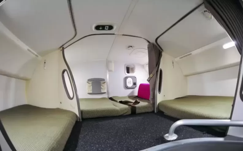 مناطق الراحة المخفية داخل الطائرة