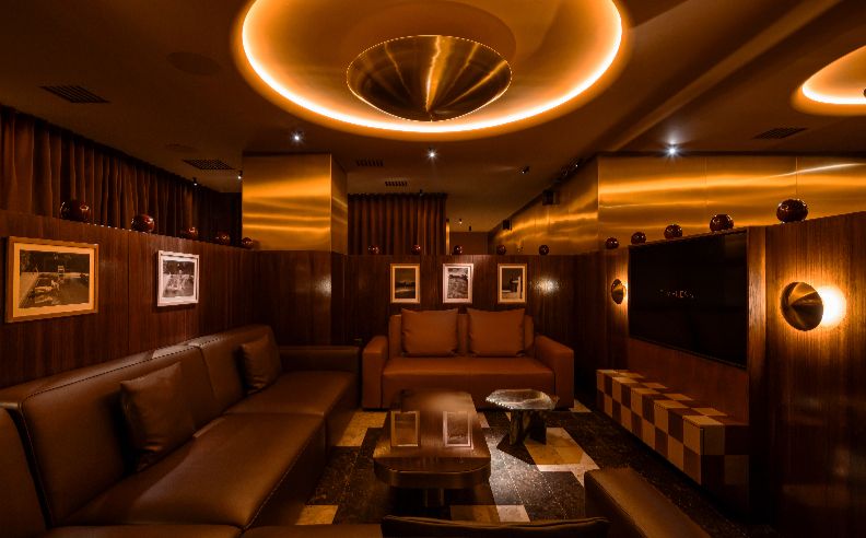 التجربة الحسية لتايملس: المكسولوجي، الشيشة، التكنولوجيا والضيافة الراقية