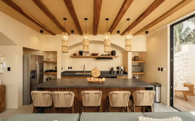 فيلا زجاجية وسط الغابة الاستوائية