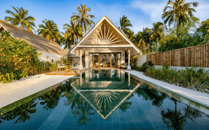  روح Rayyithun في SIX & SIX