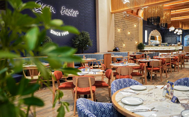 أوشن باسكت يفتتح أبوابه في أبوظبي، ليضيف نكهة متوسطية تحتفي بثقافة المشاركة في مدينة تنبض بروح البحر