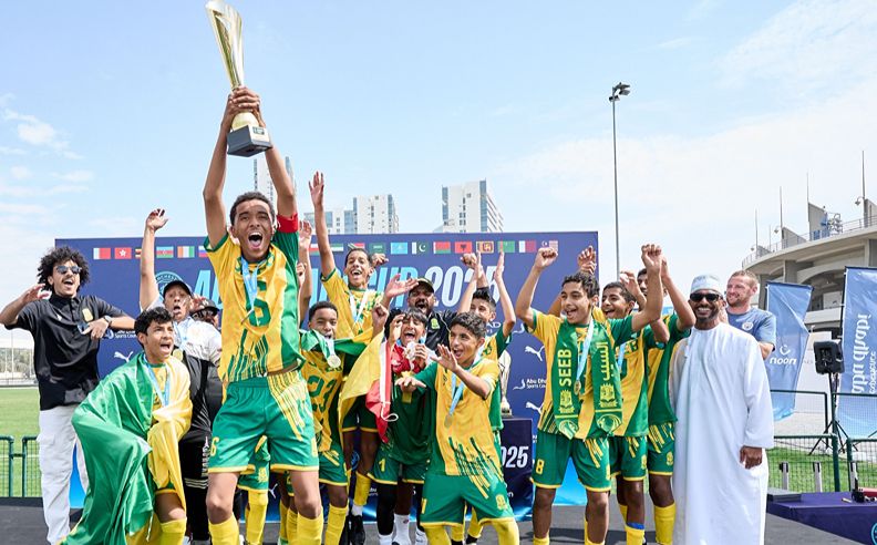 نيدوم أونوها يؤكد أهمية صقل المواهب قبل كأس مانشستر سيتي أبوظبي