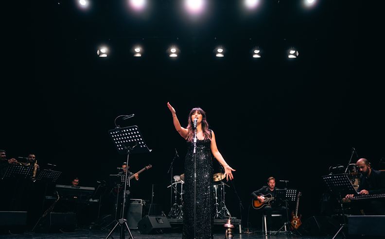 الفنانة مايا واكد تكشف عن أغانيها المفضلة من الكلاسيكيات الخالدة التي توحد قلوب العرب حول العالم