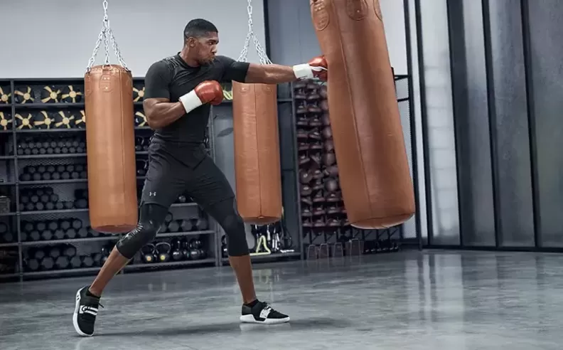 دليل ملابس الصالات الرياضية للرجال: اداء اقوى وتحفيز متجدد في 2026