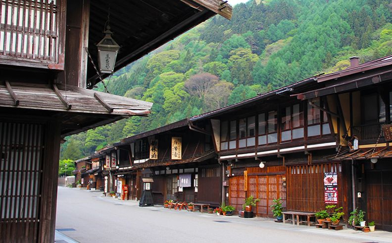 The Craft of Nagiso Woodturning: A Living Tradition of the Nakasendo