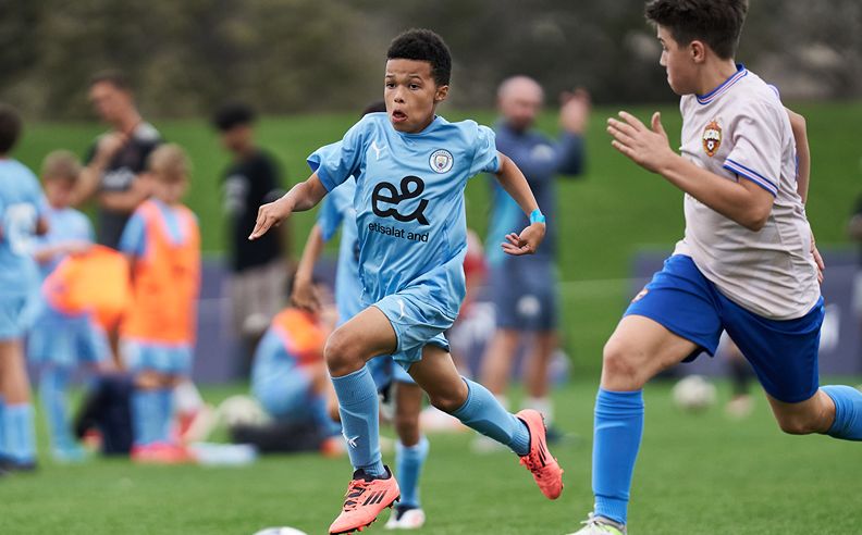 بطولة كرة قدم عالمية تنبض بالحياة في أبوظبي على مدى ثلاثة أيام