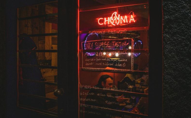 الإبداع في عالم الطهي: تجربة «الطاولة المخفية»