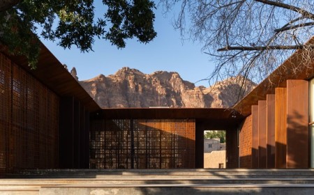 مصمّمون عالميون يحتفون بالابتكار والحِرفة في العلا