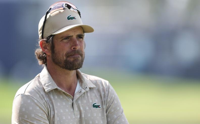 Elvira Takes Early Lead